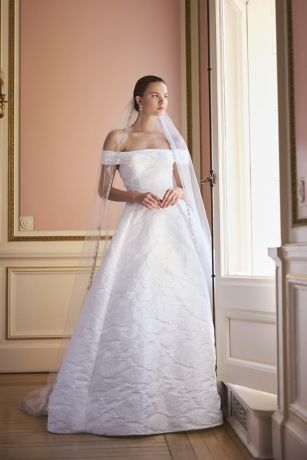 Picture of Off-the-Shoulder Jacquard Ball Gown Wedding Dress