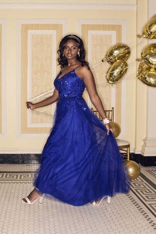 Prom Dresses 2025 in Trendy Styles | David's Bridal