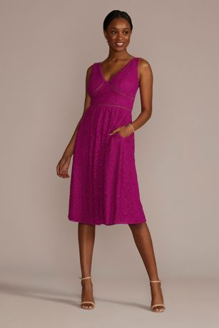 Picture of V-Neck Lace Sleeveless Dress