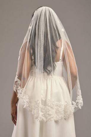 Picture of Fingertip Veil with Sequin Lace Scroll Trim