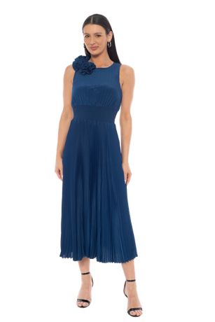 Picture of Rosette Pleated Midi Dress