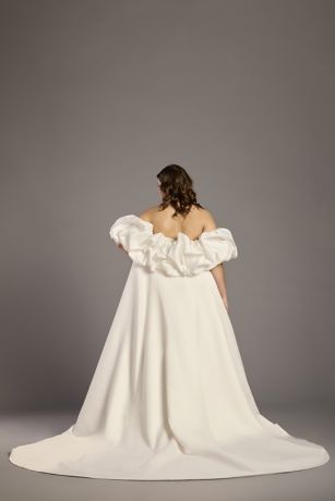 Picture of Dramatic Satin Bridal Cape