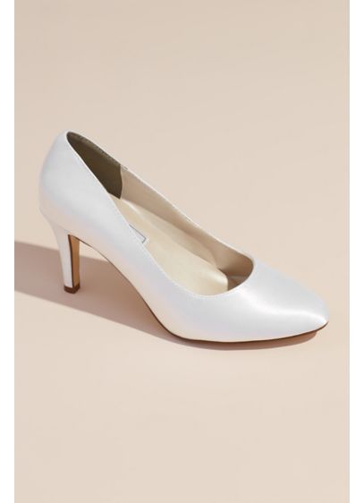 satin dyeable pumps