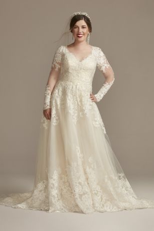 Picture of Scalloped Lace and Tulle Wedding Dress