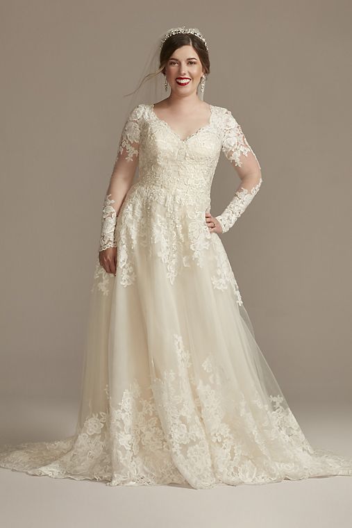 David's Bridal Scalloped Lace and Tulle Wedding Dress