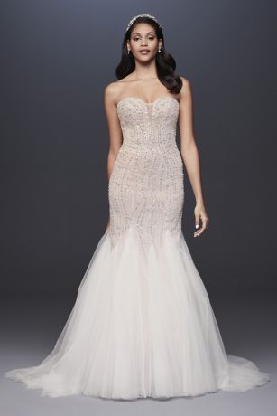 sweetheart neckline trumpet wedding dress