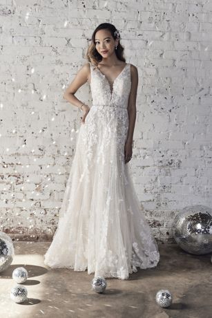 Galina Signature Tulle Plunging Tank A-Line Wedding Dress in Ivory/Bisque Size: 8 David's Bridal