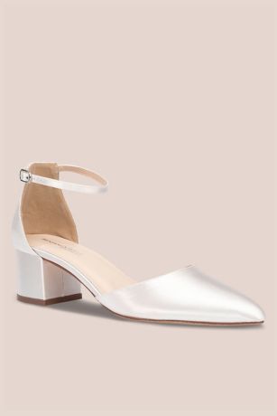 Picture of Dyeable Satin Low Block Heel Closed Toe Shoes