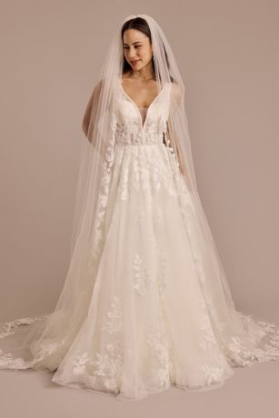 Picture of Tulle Cathedral Veil with Lace Appliques