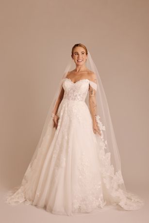 Picture of Floral Applique Trim Cathedral Veil