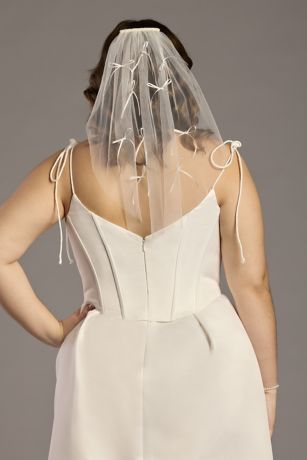 Picture of Raw Edge Mid-Length Veil with Scattered Bows