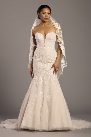 Picture of Floral Applique Mid-Length Veil