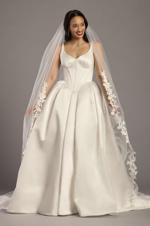 Picture of Embroidered Floral Trim Cathedral Veil