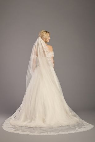 Picture of Cathedral Veil with Chantilly Lace Edge