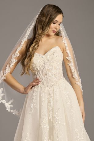 Picture of Mid-Length Veil with Beaded Applique Trim