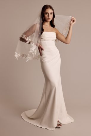 Picture of Two-Tier Leafy Lace Edge Mid-Length Veil