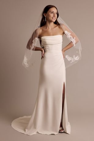 Picture of Scattered Lace Trim Mid-Length Veil