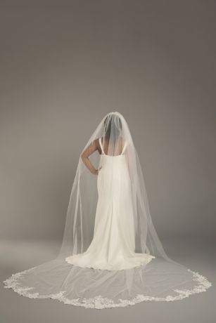 Picture of Scattered Rhinestone Lace Edge Royal Veil