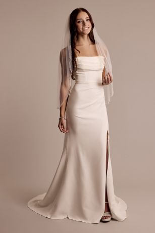 Picture of Scalloped Pearl Edge Mid-Length Tulle Veil