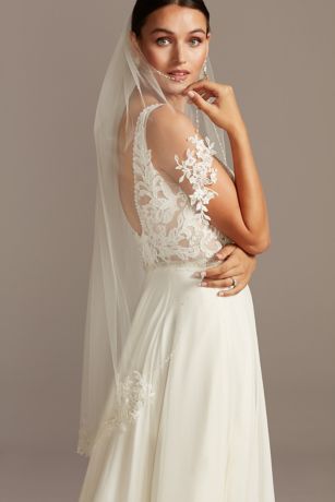 Picture of Lace Applique Pearl Scalloped Mid-Length Veil