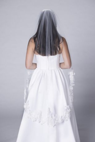 Picture of 3D Floral Mid-Length Veil