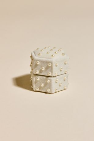 Picture of Pearl and Velvet Ring Box