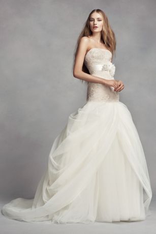 vera wang trumpet wedding dress