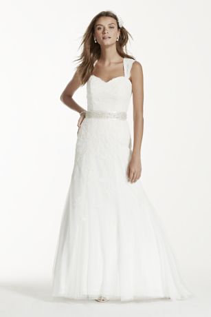 lace wedding dress with cap sleeves and keyhole back