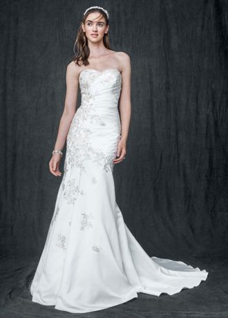 sweetheart neckline trumpet wedding dress