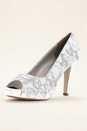 Picture of Winter Dyeable Metallic Lace Pump