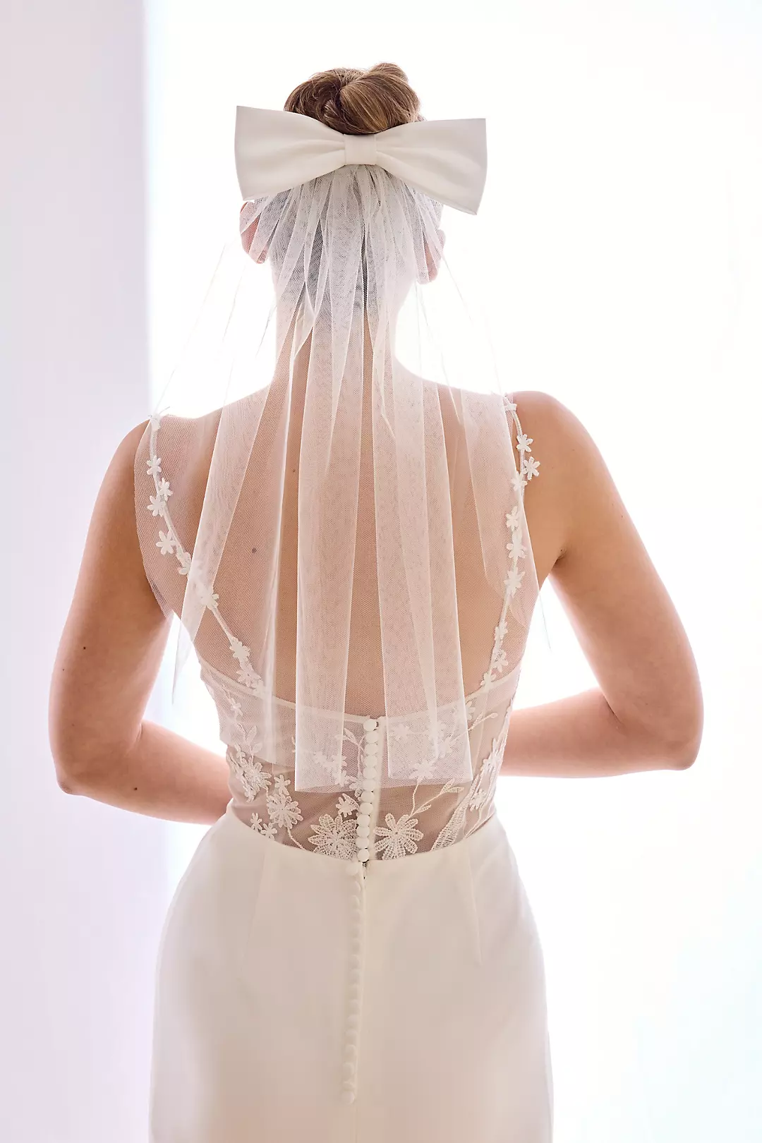 Tulle Veil with Satin Bow Image