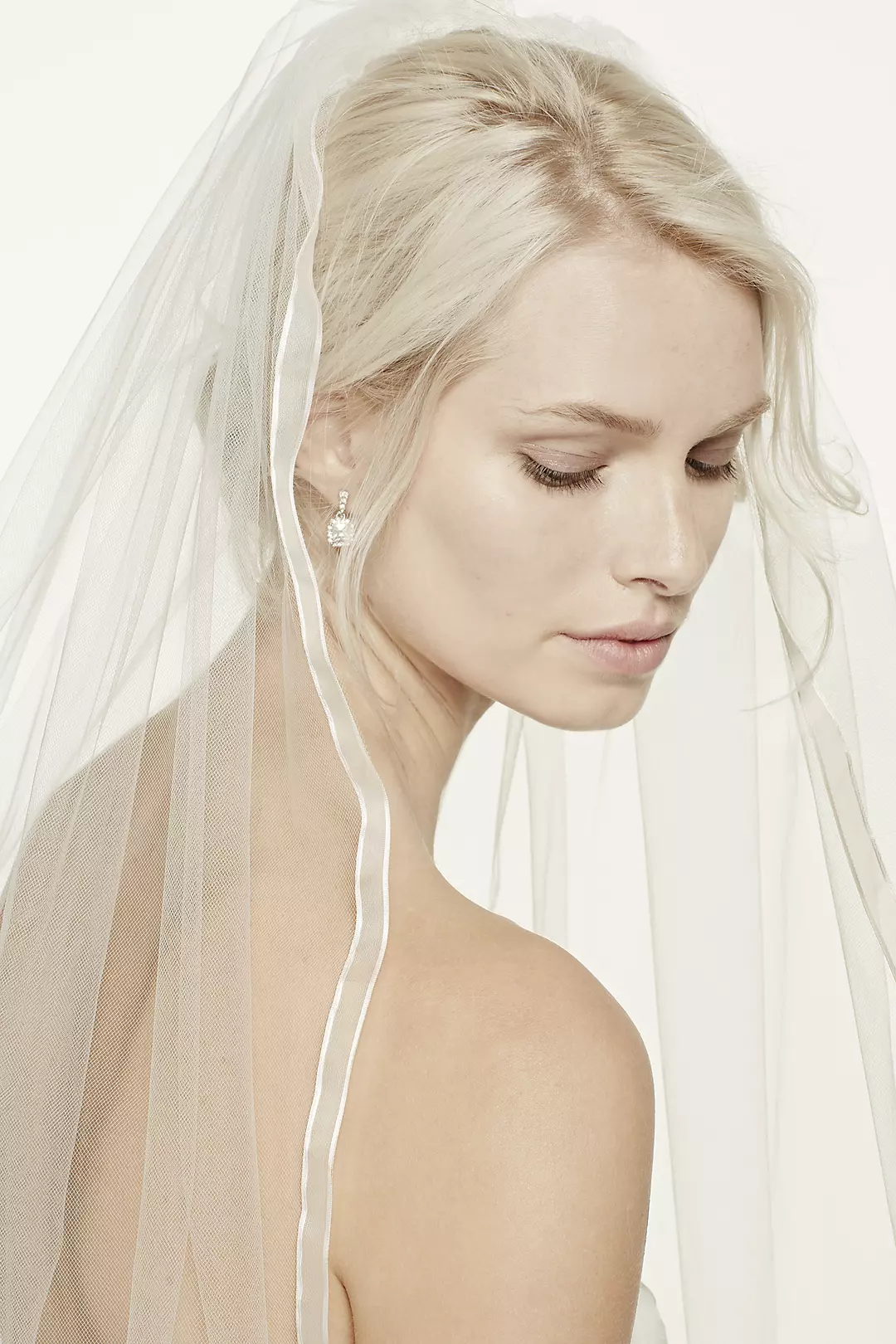 One Tier Mid Veil with Organza Ribbon Edge Image