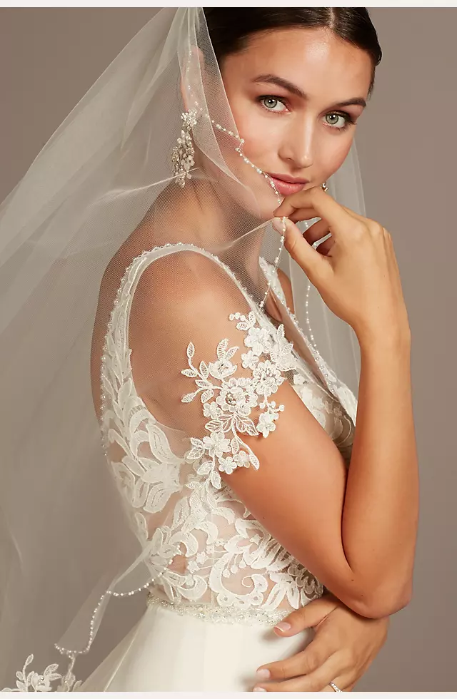 Lace Applique Pearl Scalloped Mid-Length Veil Image 3