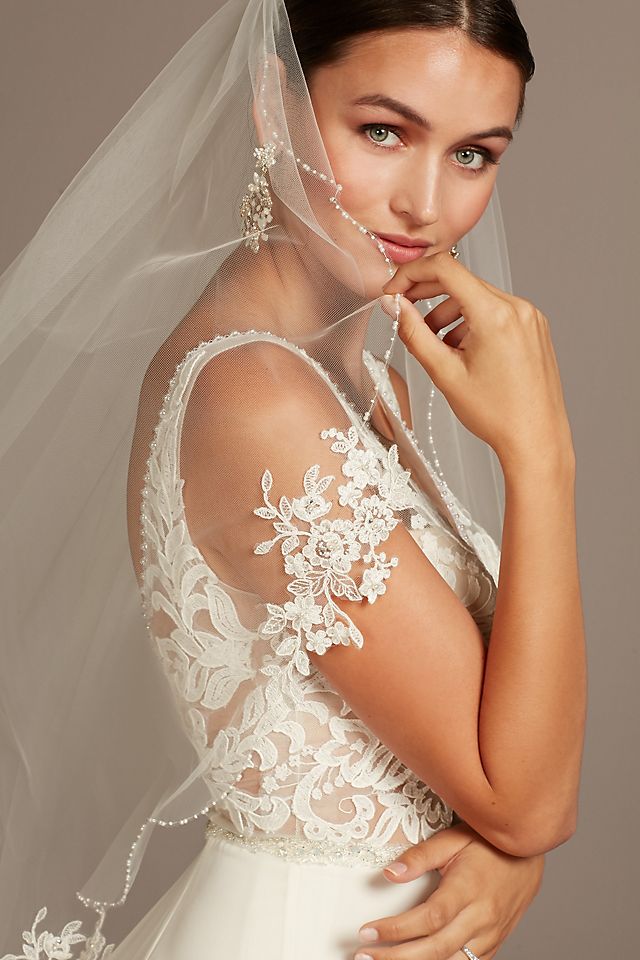 Lace Applique Pearl Scalloped Mid-Length Veil Image 3
