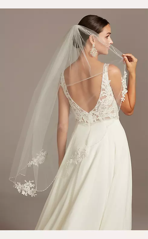 Lace Applique Pearl Scalloped Mid-Length Veil Image 2