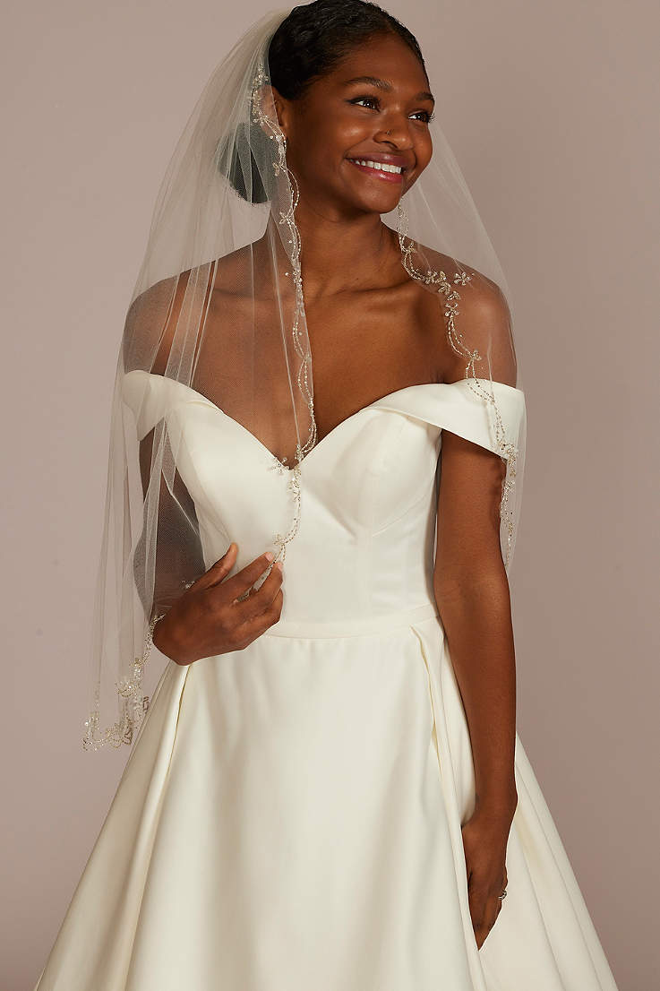 Elegant Lace Edge Short Wedding Veils Comb White Ivory Elbow Length Bride Veil 