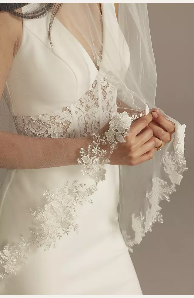 Cutout Lace Edge Mid-Length Veil with Sequins Image 3