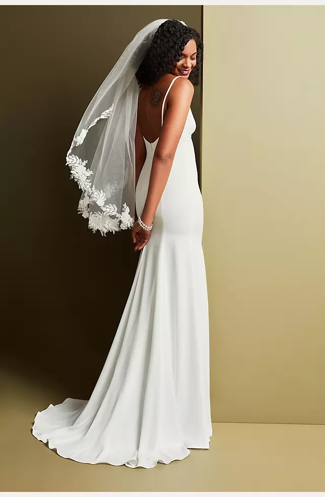 Cutout Lace Edge Mid-Length Veil with Sequins Image 4