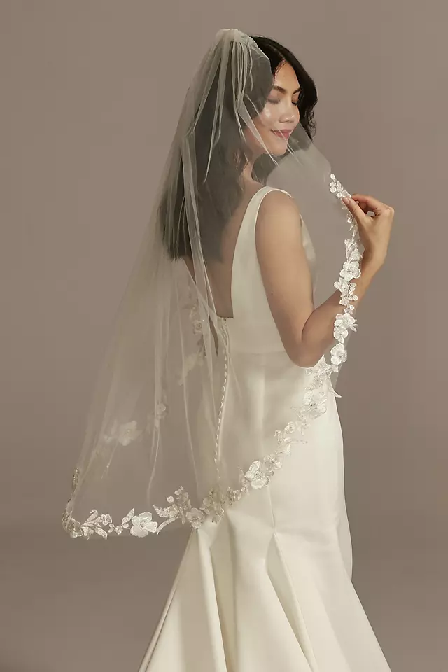 Pearls and Crystal Cutout Lace Mid-Length Veil Image