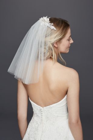 Short Veil with Lace Fabric Flowers