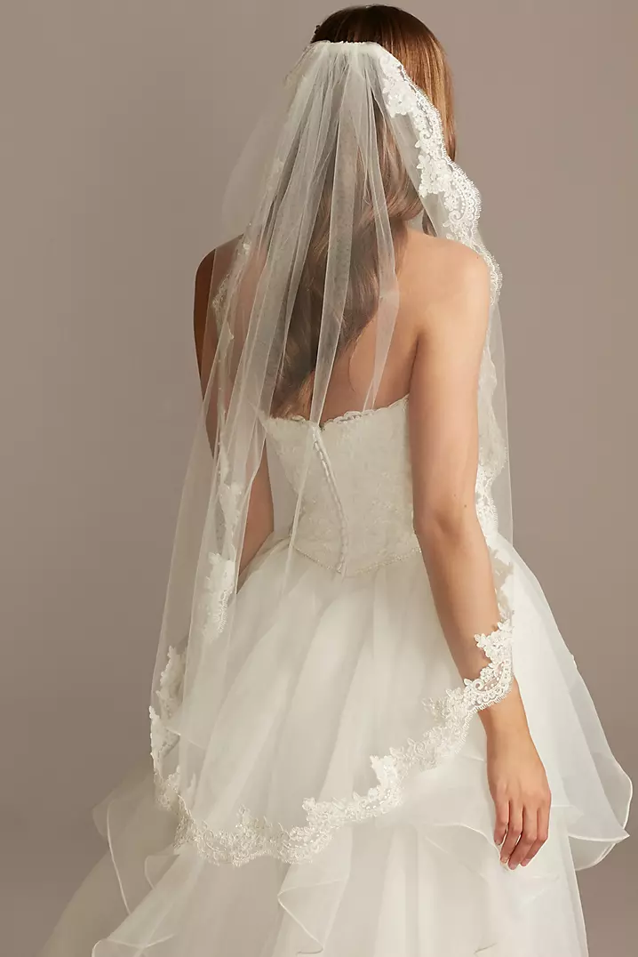 Tulle Fingertip Veil with Scalloped Lace Edge | David's Bridal Tulle Fingertip Veil with Scalloped Lace Edge | David's Bridal