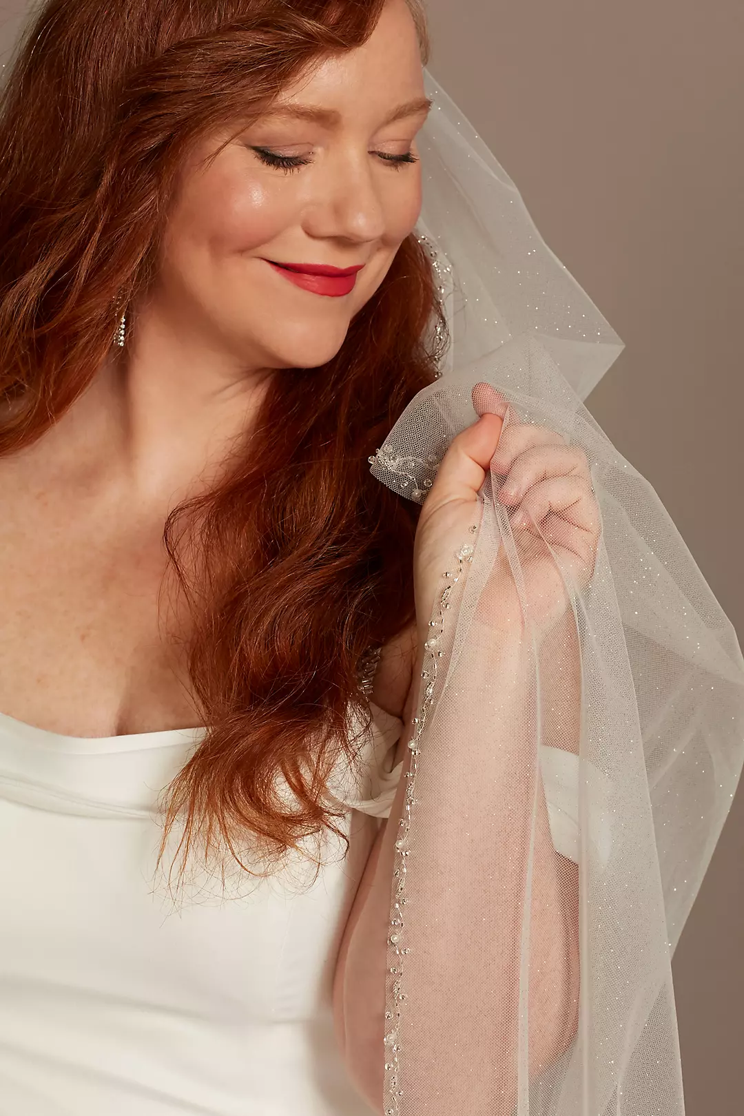 Sparkly Long Tulle Pearl Veil for Brides Viniodress V873