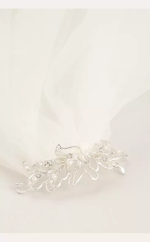 Short Veil with Pearl Wire Flower Comb Image 1