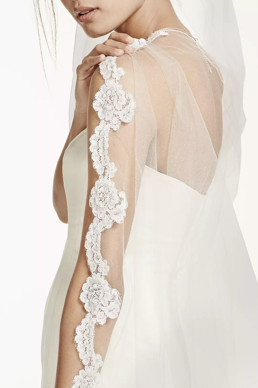 Bridal Veil with Pearls and Alencon Lace Edge Image