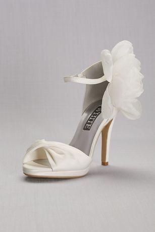 vera wang wedding heels