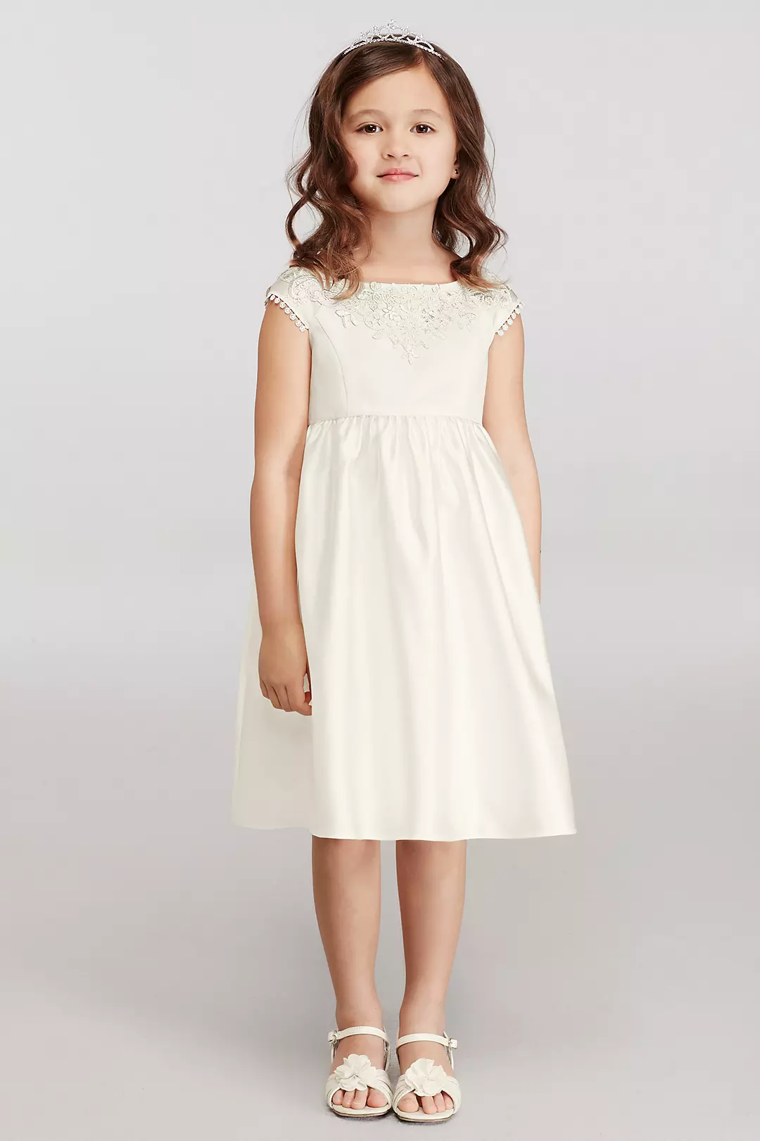 Cap Sleeve Flower Girl Dress with Lace Appliques Image