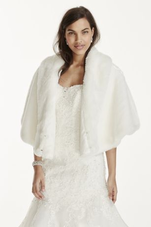 winter wedding dress with fur cape