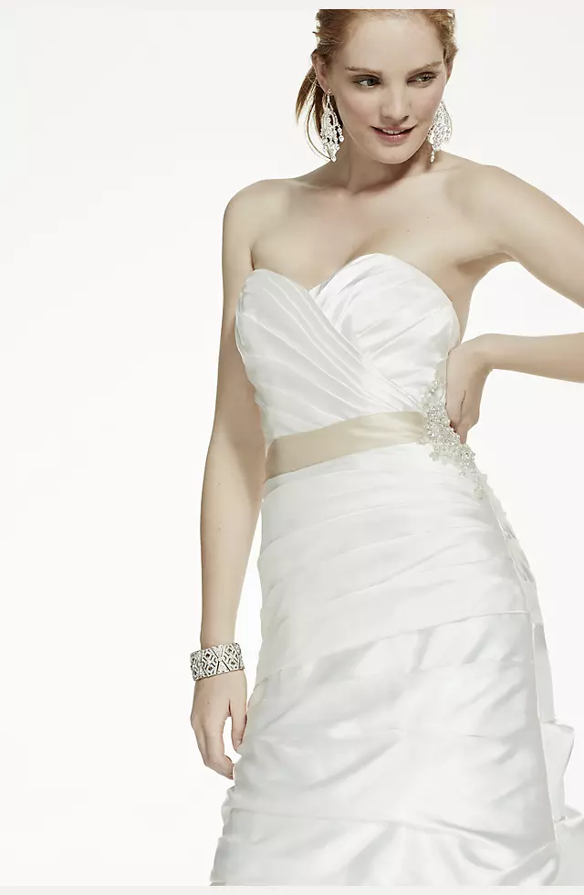 RPC Tedeco-Gizeh Kenfig wedding dress from plastic cups