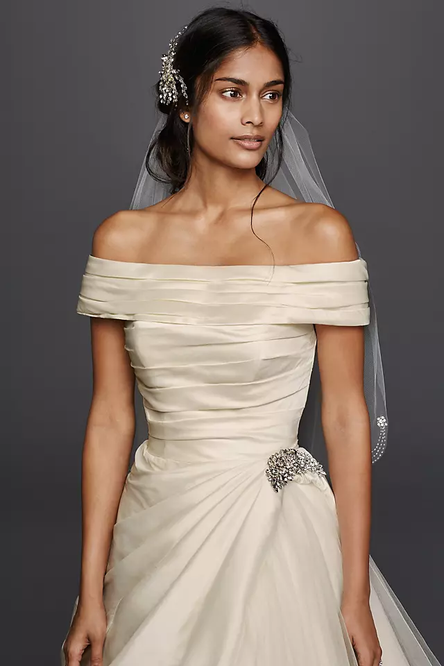 As-Is Jewel Taffeta Wedding Dress with Brooch Image 4