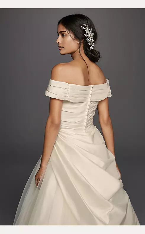 As-Is Jewel Taffeta Wedding Dress with Brooch Image 3